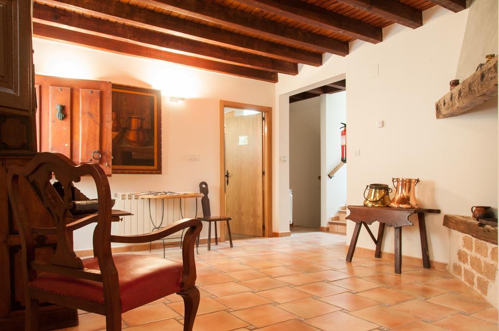 Hotel Rural Princesa Kristina Covarrubias Bagian luar foto